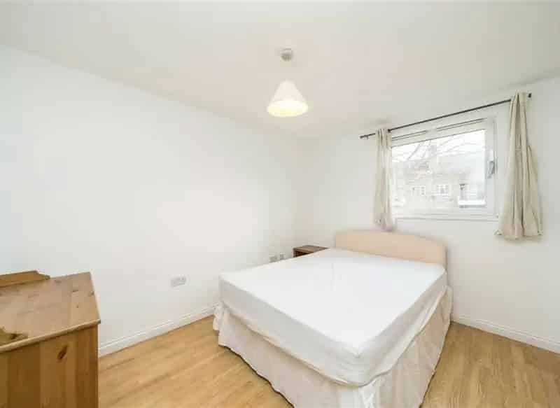 2 Bed 2 Bath Flat Near Borough Tube - Secure Parking & Gym
