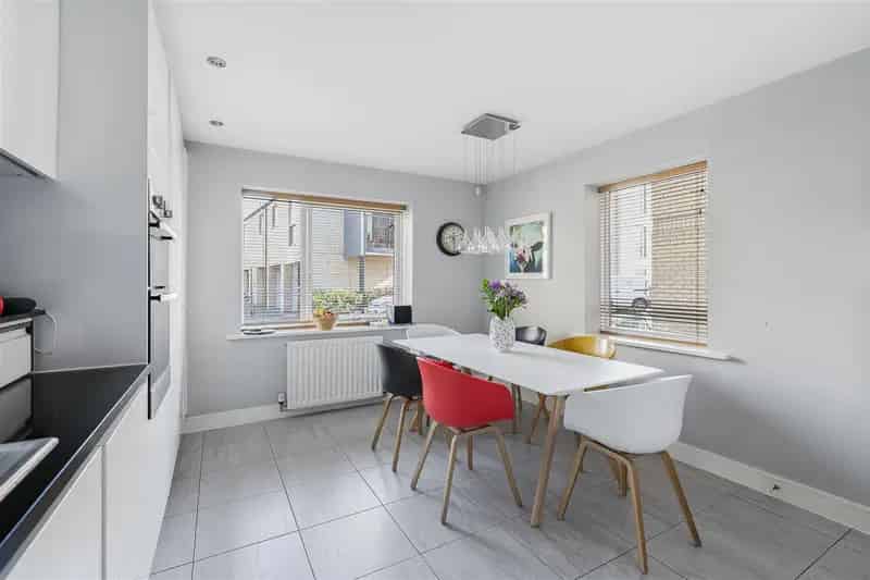 4 Bedroom Townhouse House to Rent