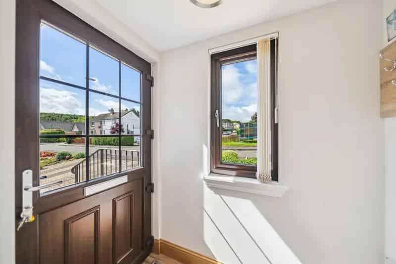 Detached Bungalow in Kippen - 3 Beds, Modern En-Suite, Private Garden