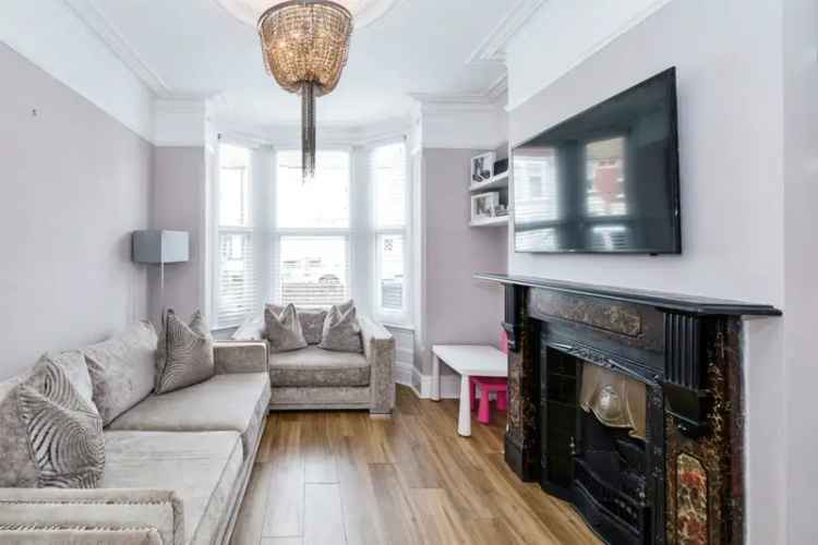 Spacious 3-Bed Family Home in North End