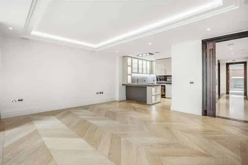 2 Bed Flat for Sale in Prestigious 190 Strand Development
