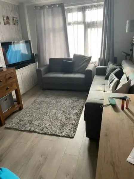 Flat For Rent in Birmingham, England