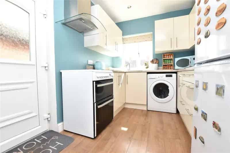 Charming 2-bed Semi-Detached Home in Morley
