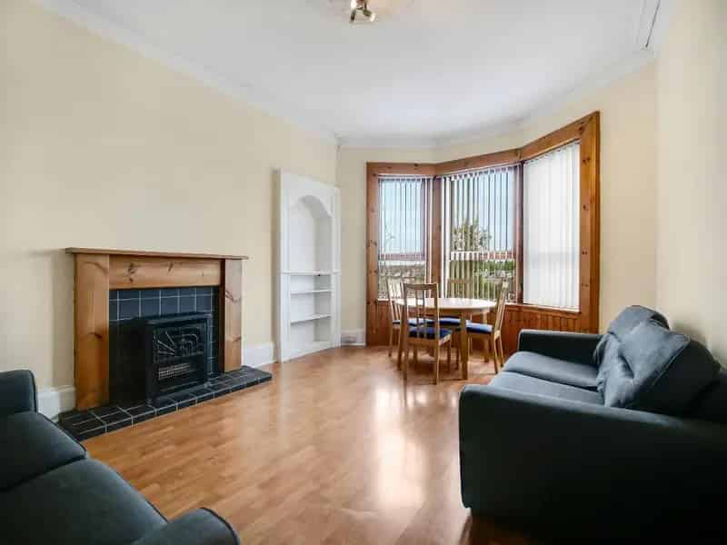 2 Bedroom Flat for Sale in Jordanhill, Glasgow