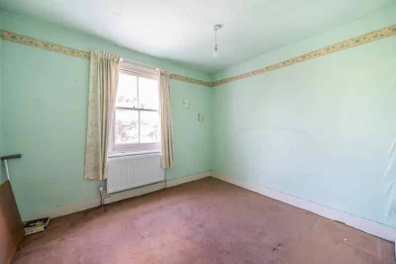 Victorian Terrace Flat Renovation Opportunity SE22