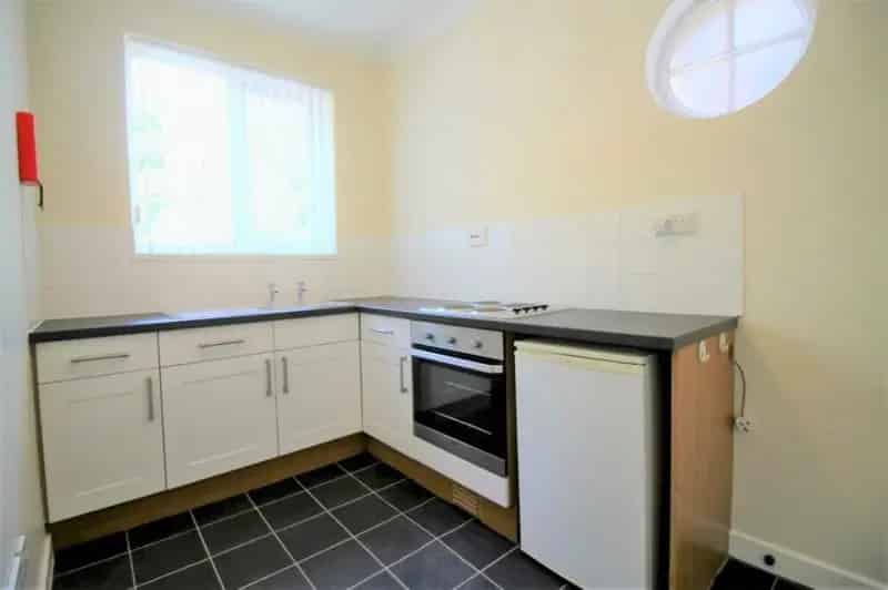 2 Bedroom Flat Available July Students Considered Zero Deposit Guarantee