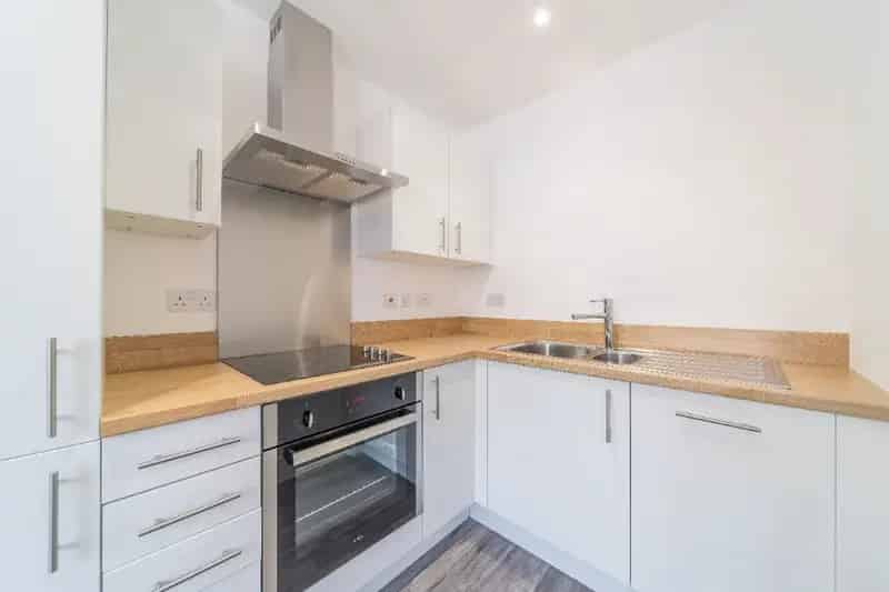 1 Bedroom Apartment City Centre Furnished Modern Apartment