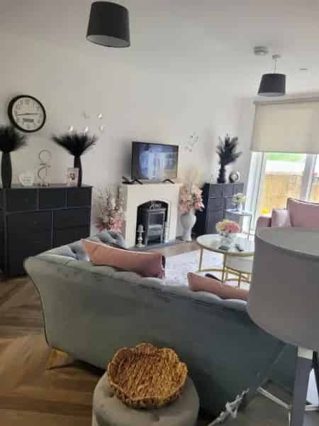 Spacious One Bedroom Flat with Large Balcony