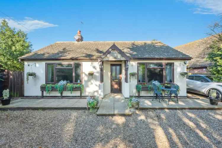 Charming 3-Bedroom Bungalow in Ormesby