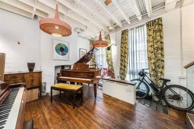 Victorian House for Sale in Bethnal Green E2
