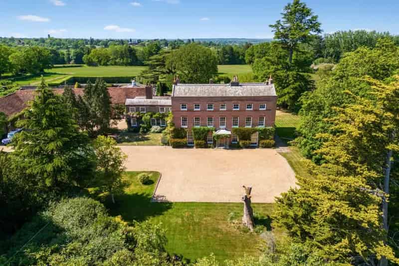 9 Bedroom Detached House for Sale in Hertfordshire