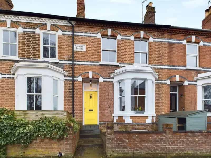 3 Bedroom Terraced House Kingsholm Period Charm Modern Comforts