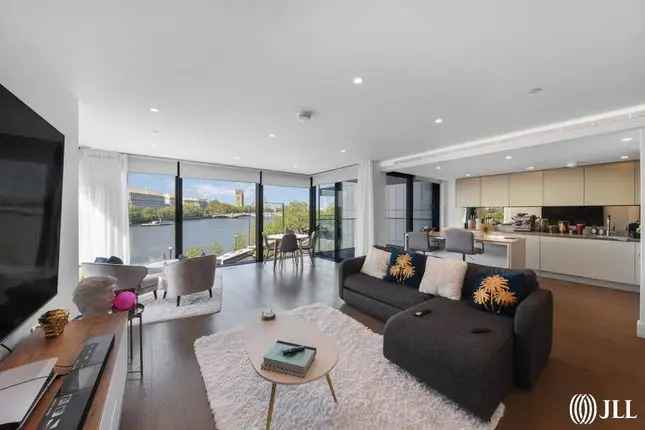 Riverfront 2-Bedroom Apartment in Albert Embankment London