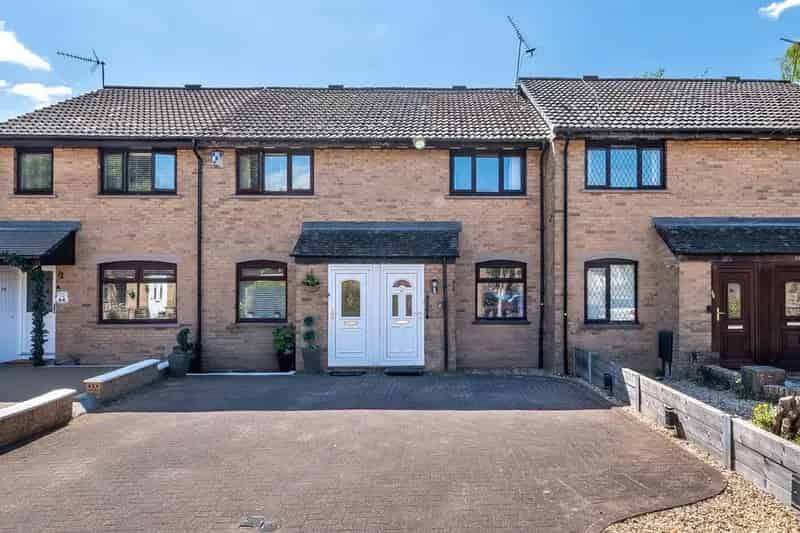 2 Bedroom Terraced House for Sale Near Dawsholm Park