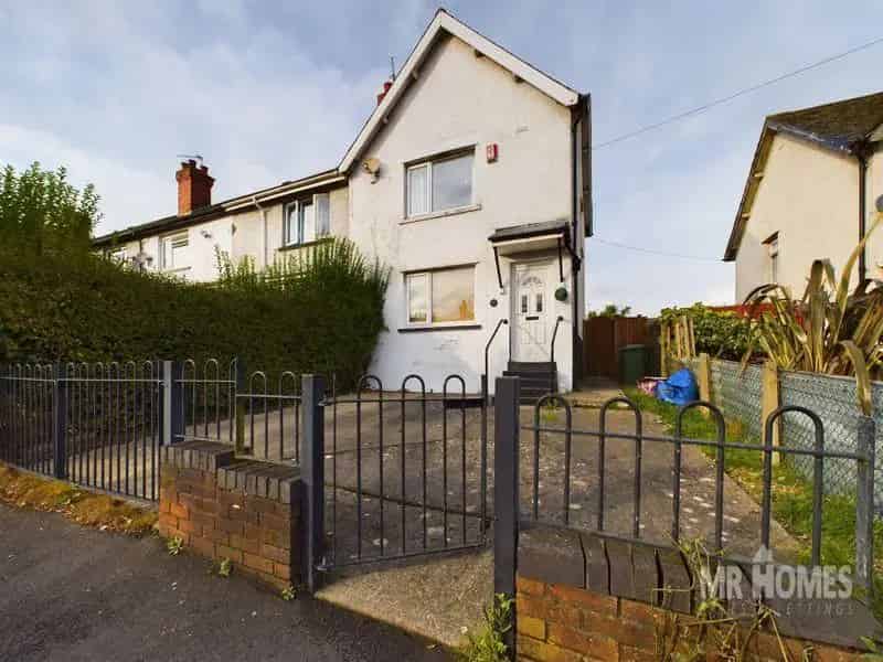 2 Bedroom End Terrace House For Sale