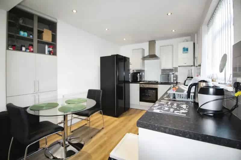 3 Bedroom House For Sale Near Metrolink