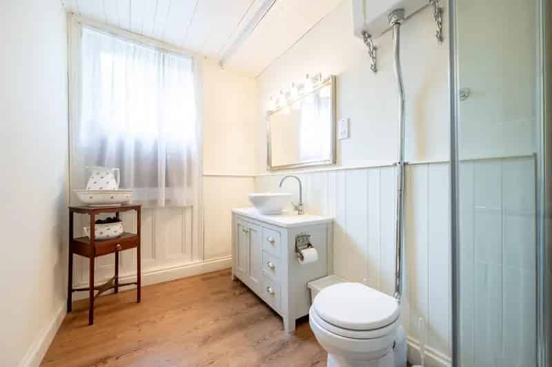 4 Bedroom Detached House with Barn, Pool & Leisure Facilities