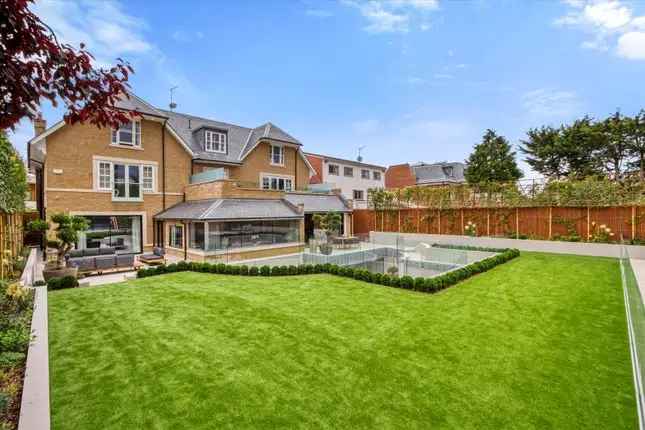 Luxury Detached House with Indoor Pool and Spa Near Richmond Park
