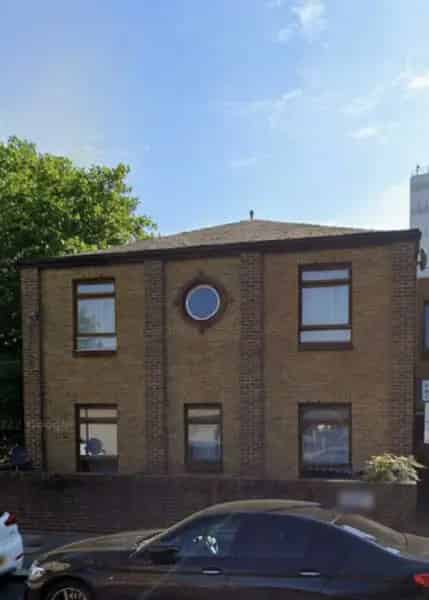 3 Bedroom House with Garden near Battersea Power Station