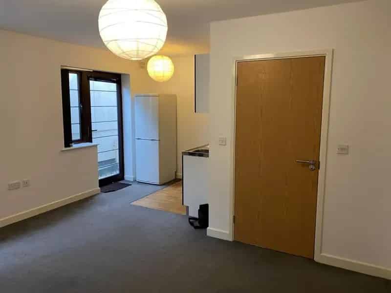 1 Bedroom Flat To Rent Available 2025