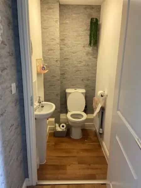 Large 2 Bed House with Downstairs Toilet