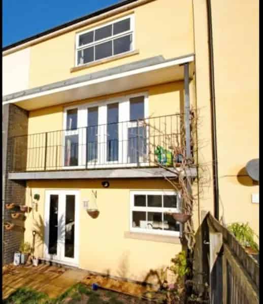 3 Story House with Balcony Garden 3 4 Bedrooms