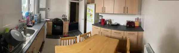 Central London Flat near Hospital and Schools