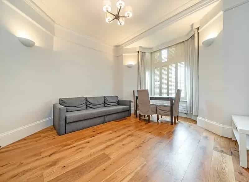 2 Bed 2 Bath Apartment Near Kings Road Fulham Road London