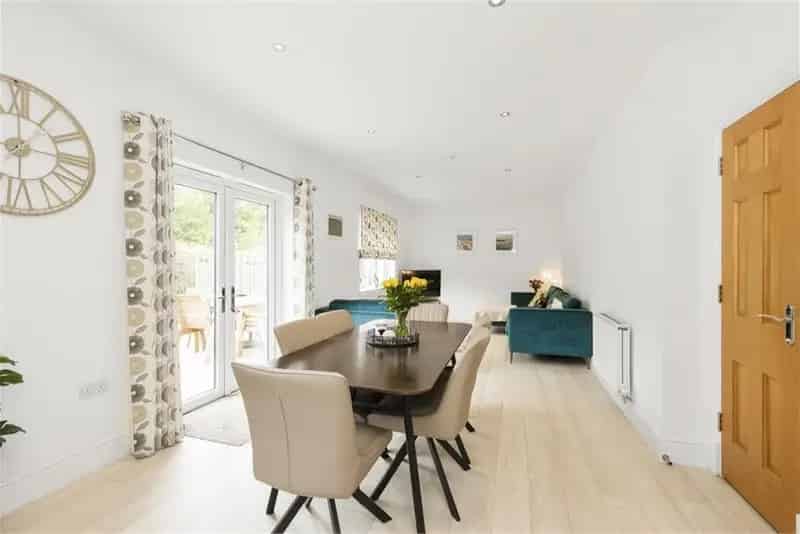 5 Bed Detached House Livingston Modern Development