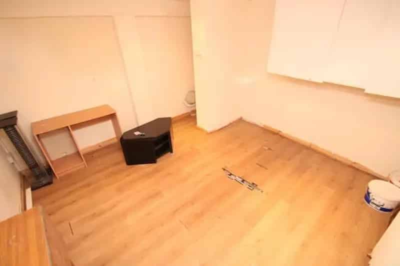 Two Double Bedroom Mid Terrace House Near Trafford Centre