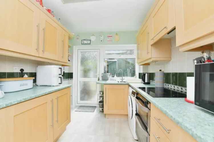 3-Bed House with 22ft Living Room and Enclosed Garden