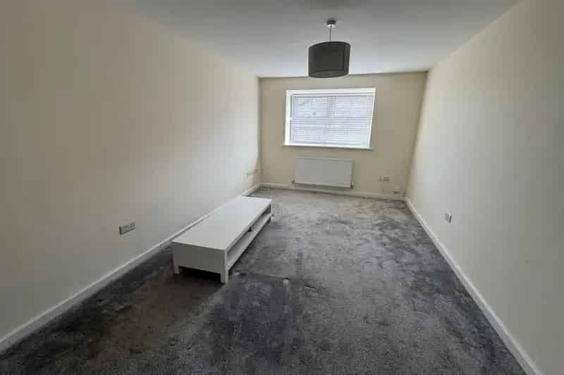 4-Bedroom Townhouse Near Amenities and Parks
