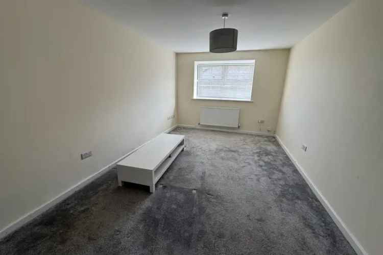 4-Bedroom Townhouse Near Amenities and Parks