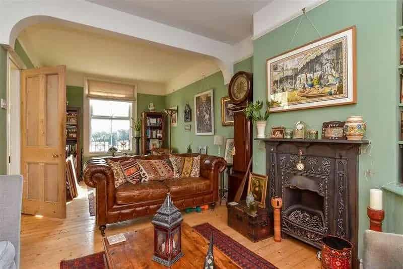 2 Bed House for Sale near Preston Park Station