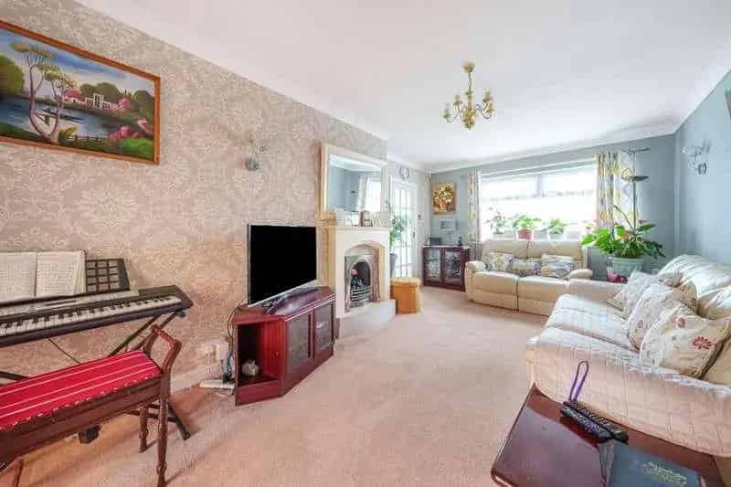 3 Bed Semi Detached House For Sale