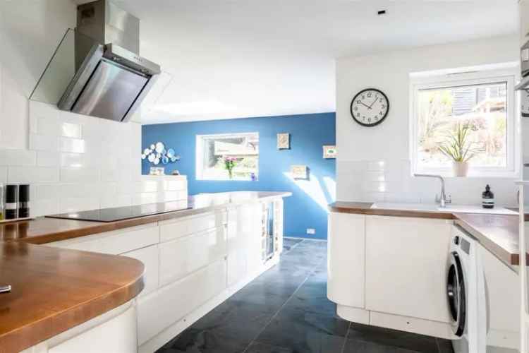 3 Bedroom Detached House for Sale Stunning South Downs Views