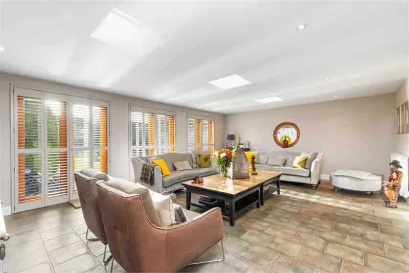 2 Bed Bungalow Semi Detached with 2 Reception Rooms