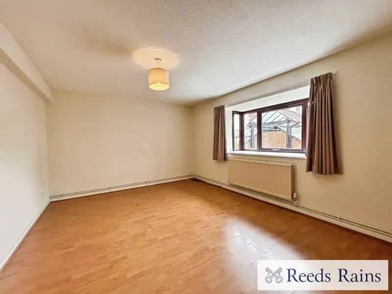 3 Bedroom Flat for Sale Salford Quays Cash Buyers Only