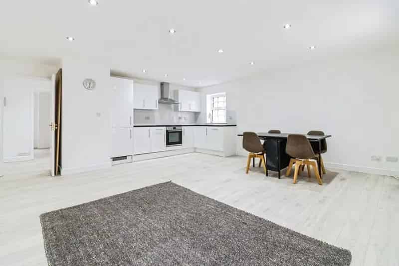 2 Bedroom Flat to Rent Manchester Castlefield Parking