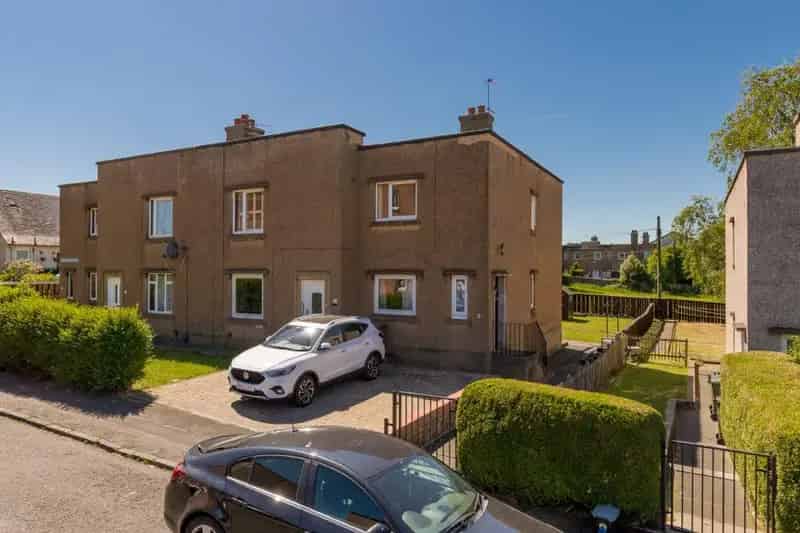 3 Bedroom Flat for Sale in Broomhouse, Edinburgh