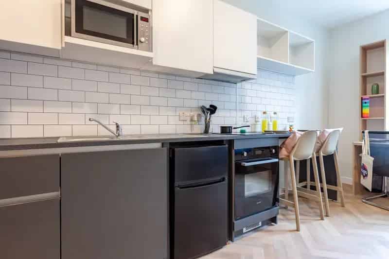 Student Accommodation Ensuite Rooms and Studios 44 46 48 51 Week Contracts