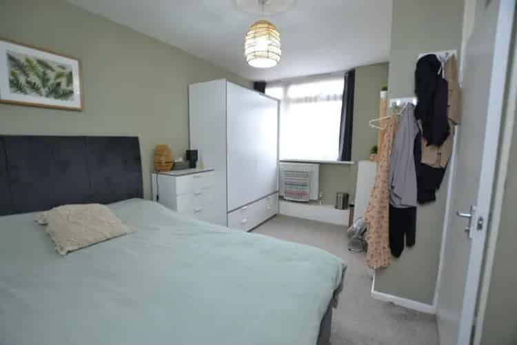 1 Bedroom Flat Share Near Mile End Tube Station