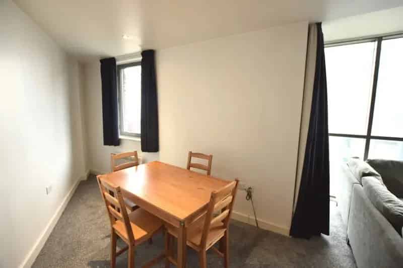 2 Bedroom Flat To Rent Available 10062025