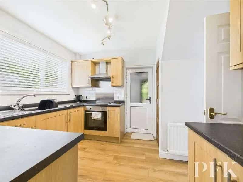 3 bed house for sale