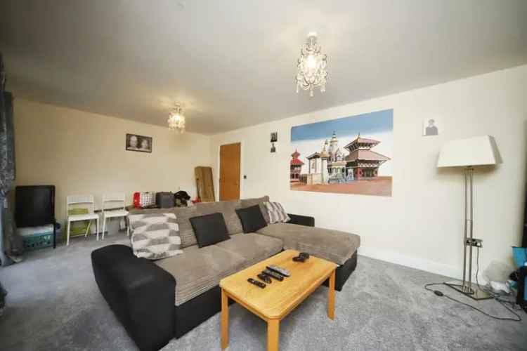 4 Bed House with Garage and Garden