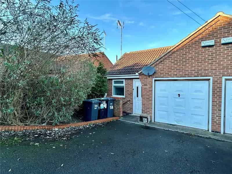 Four Bedroom Semi Detached House For Sale In Carlton Nottingham