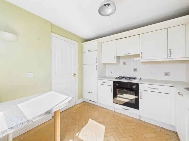 2 Bedroom Triplex Apartment For Sale in Bingley