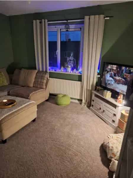 Spacious First Floor Flat near Amenities