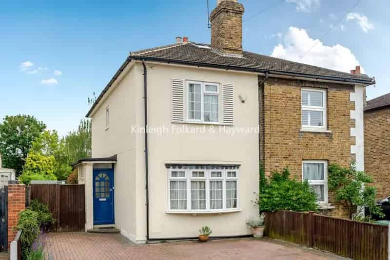 Three Bedroom Semi Detached House Near Bromley South Station