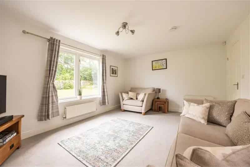 3 Bed House - End Terraced with 1 Reception Room
